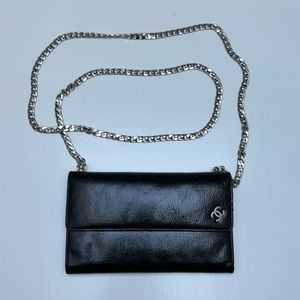 Beautiful CHANEL trifold chain wallet